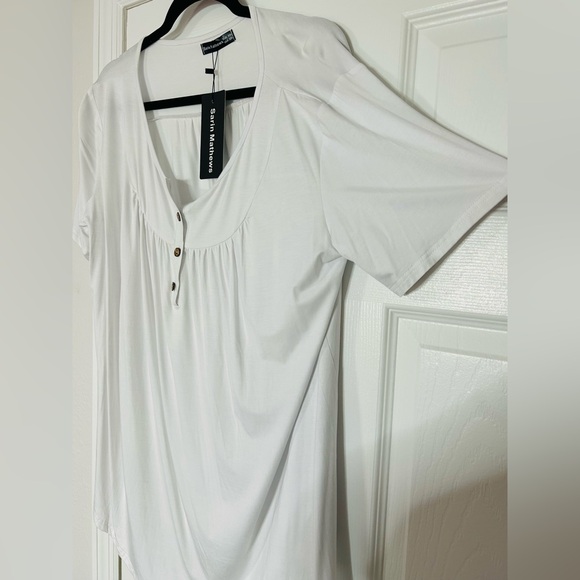 Blouse 🏷️ - Picture 2 of 4